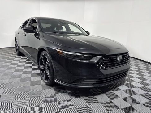 Used 2023 Honda Accord Sport image 11