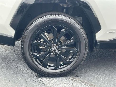 Used 2024 Toyota RAV4 SE image 7