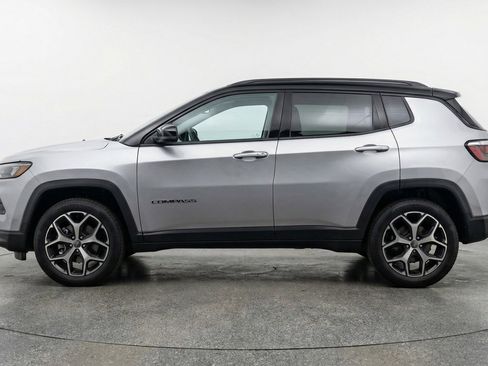 Used 2025 Jeep Compass Limited AWD/4WD image 4