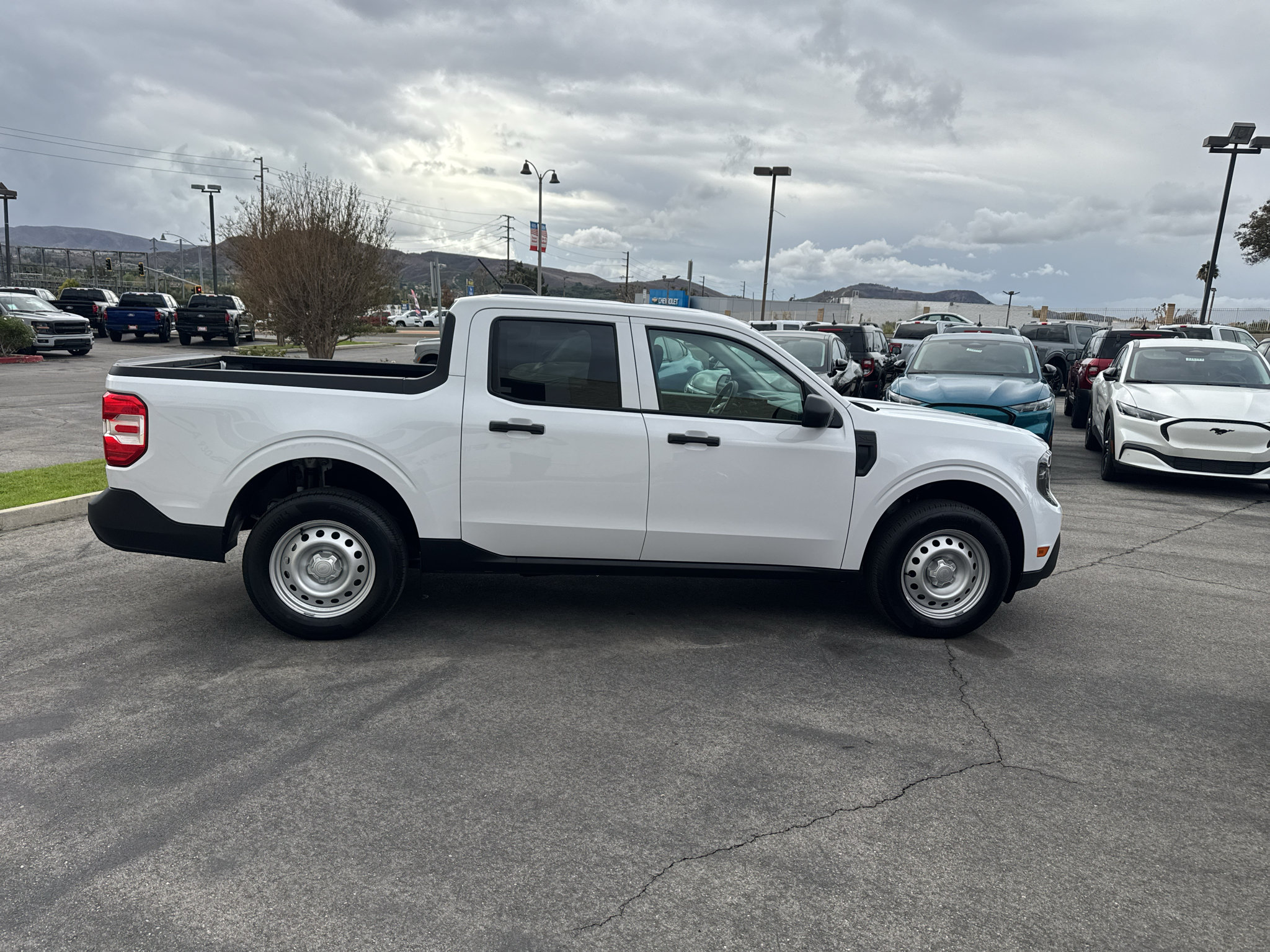 Used 2026 Ford Maverick XL AWD/4WD image 5