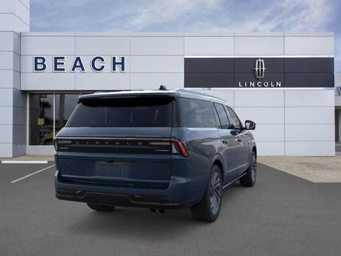 New 2025 Lincoln Navigator L Reserve image 8