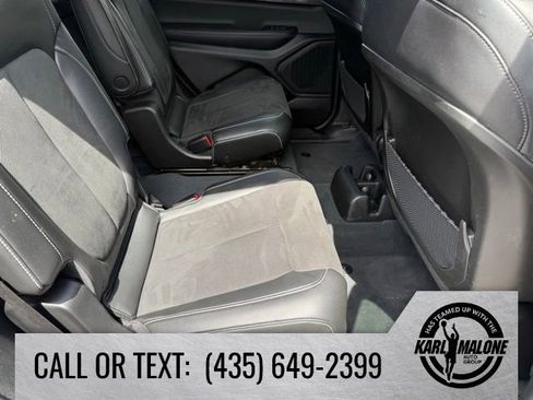 Used 2023 Jeep Grand Cherokee L Laredo AWD/4WD image 36