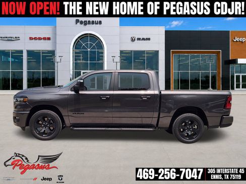 New 2026 RAM 1500 Express AWD/4WD image 3