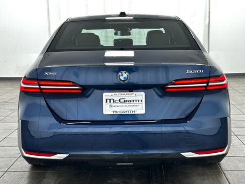 Used 2025 BMW 530i xDrive w/ Premium Package AWD/4WD image 4