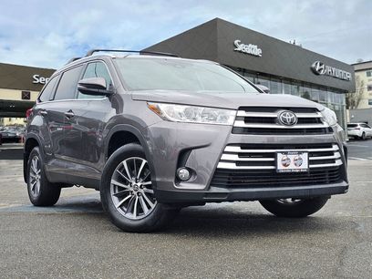 Used 2019 Toyota Highlander SE