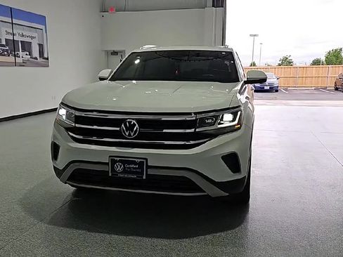 Certified 2023 Volkswagen Atlas Cross Sport SE w/ Panoramic Sunroof Package FWD image 3