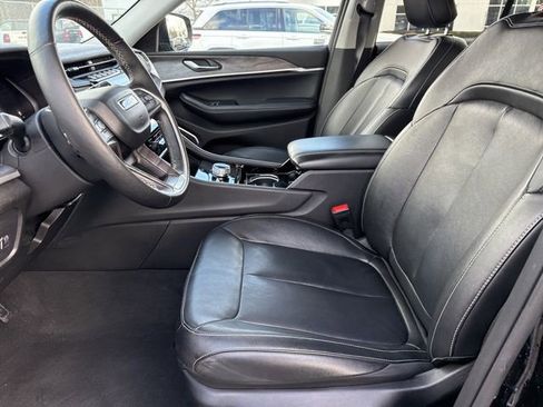 Used 2022 Jeep Grand Cherokee Limited image 20