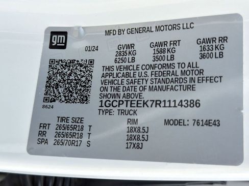 Used 2024 Chevrolet Colorado Trail Boss AWD/4WD image 19