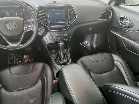 Used 2019 Jeep Cherokee Limited image 25