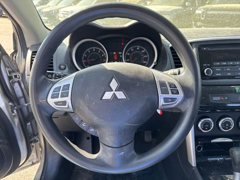 Used 2016 Mitsubishi Lancer ES FWD image 10