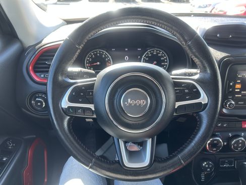 Used 2016 Jeep Renegade Trailhawk w/ Premium Trailhawk Package AWD/4WD image 16