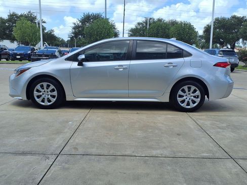 Used 2021 Toyota Corolla LE FWD image 22