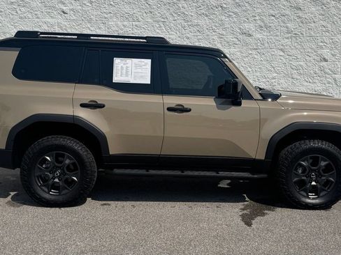 Used 2026 Lexus GX 550 AWD/4WD image 2