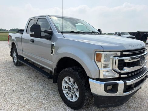 Used 2020 Ford F250 XLT w/ XLT Value Package AWD/4WD image 2