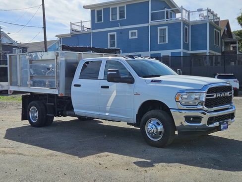 New 2024 RAM 3500 Tradesman w/ Chrome Appearance Group image 7