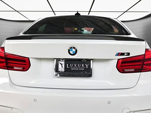Used 2016 BMW M3 RWD image 19
