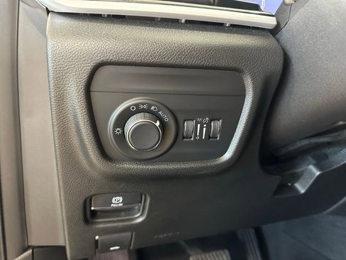 Used 2023 Jeep Grand Cherokee L Laredo AWD/4WD image 24
