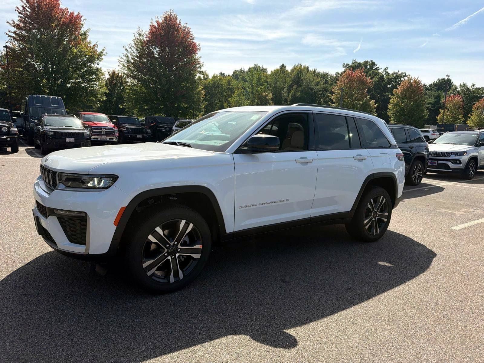 New 2027 Jeep Grand Cherokee Limited AWD/4WD image 4