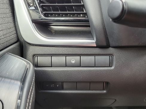 Used 2022 Nissan Rogue SV FWD image 14