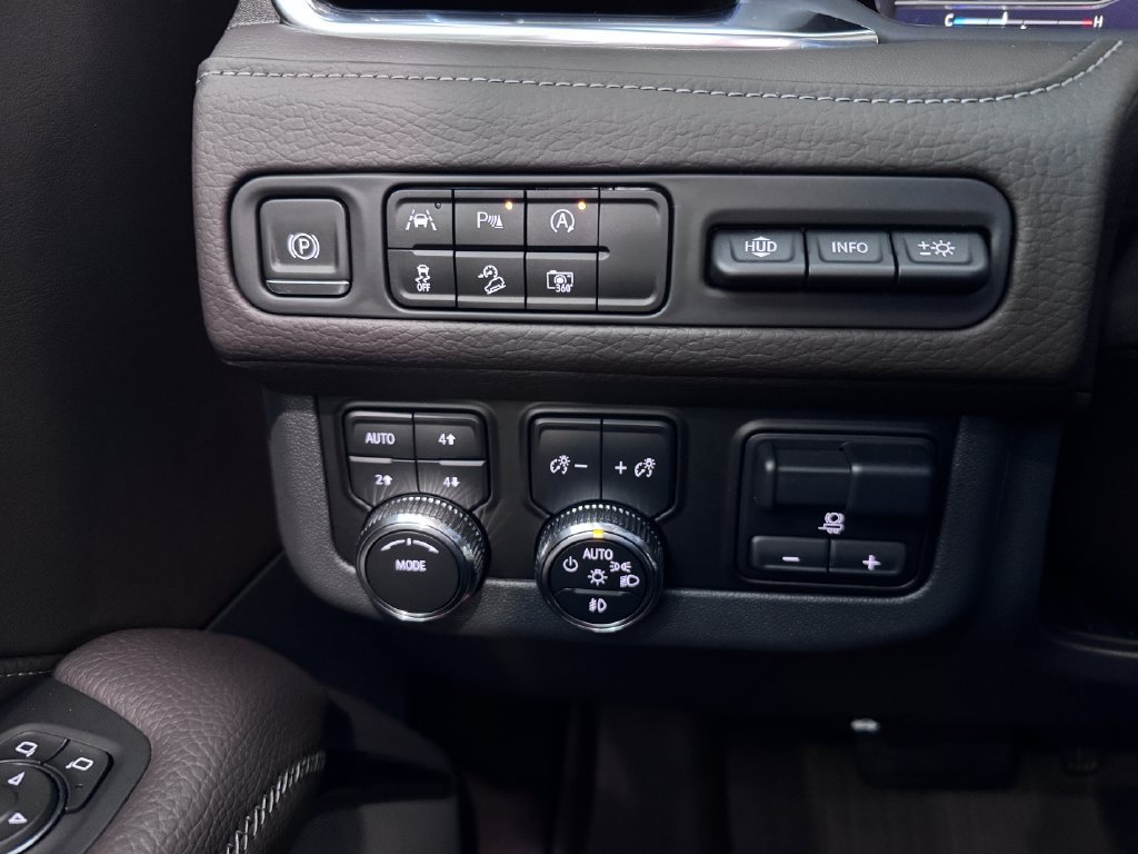 Certified 2023 GMC Yukon XL Denali w/ Max Trailering Package AWD/4WD image 29