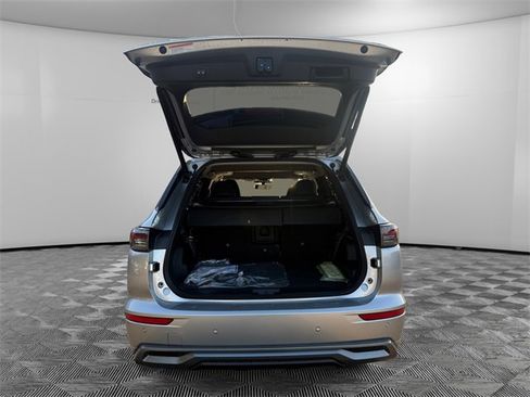 New 2026 Mitsubishi Outlander SEL image 9