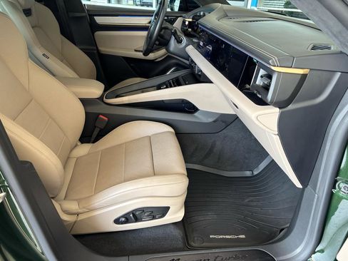 Used 2024 Porsche Macan Turbo Electric image 29