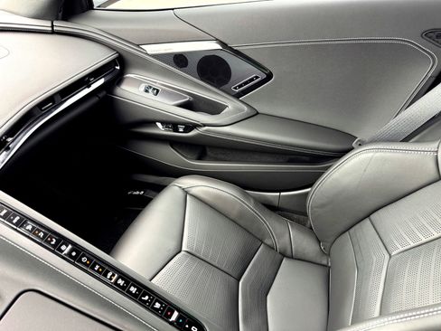 Used 2025 Chevrolet Corvette Z06 image 38