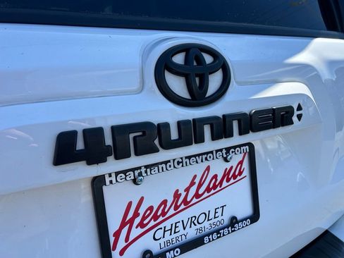 Used 2022 Toyota 4Runner SR5 Premium w/ Moonroof Package AWD/4WD image 12