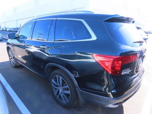 Used 2017 Honda Pilot Touring image 4