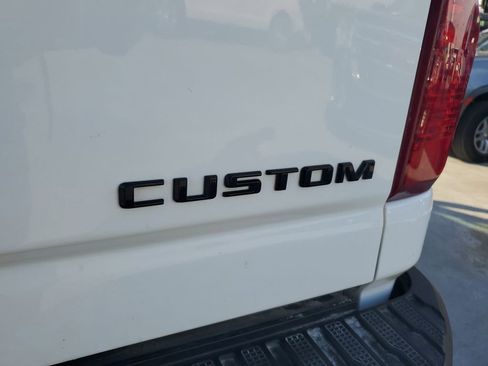 Used 2023 Chevrolet Silverado 2500 Custom w/ Custom Value Package image 9