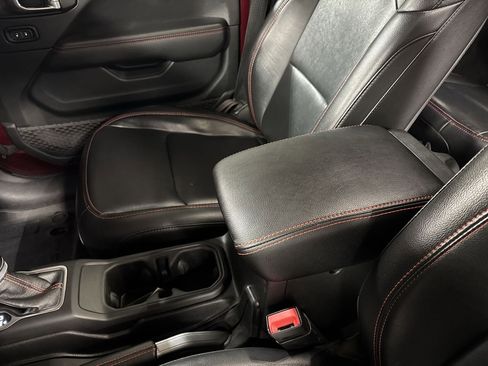 Used 2021 Jeep Wrangler Unlimited Rubicon w/ Cold Weather Group image 28