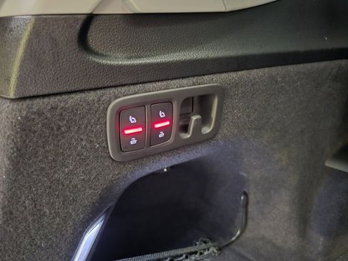 Used 2025 Audi Q7 3.0T Premium Plus image 44