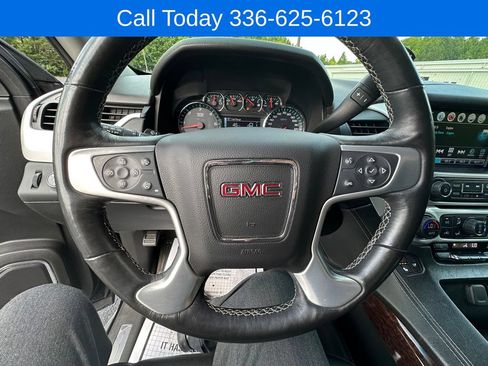 Used 2018 GMC Yukon XL SLT w/ Open Road Package AWD/4WD image 18