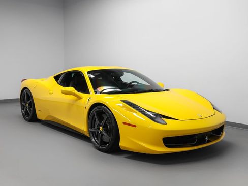 Used 2010 Ferrari 458 Italia Coupe RWD image 18