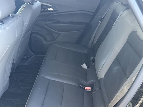 Used 2024 Chevrolet Trax ACTIV w/ Sunroof Package image 19