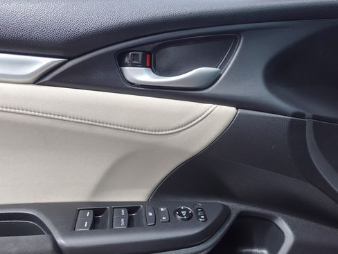 Used 2020 Honda Civic EX image 11