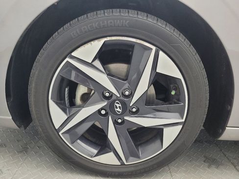 Used 2023 Hyundai Elantra SEL w/ Convenience Package FWD image 31