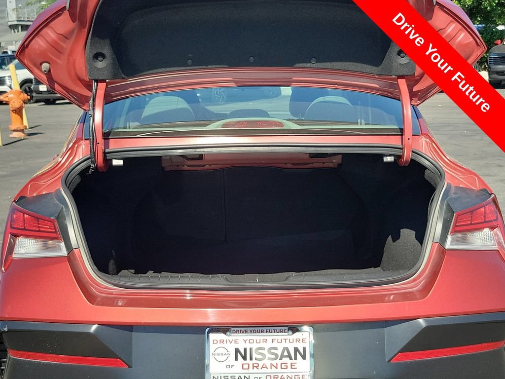 Used 2025 Hyundai Elantra SEL FWD image 24