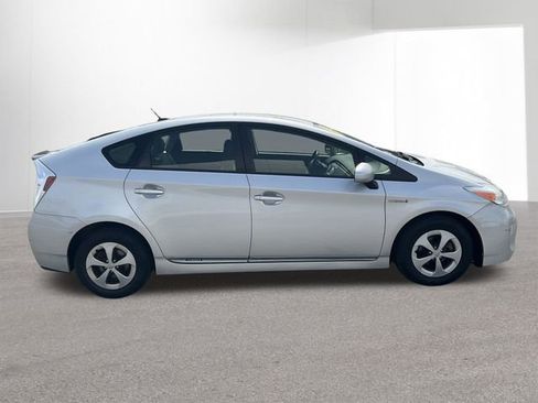 Used 2015 Toyota Prius Four FWD image 31