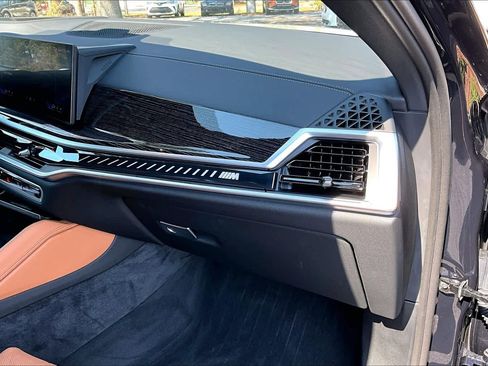 Certified 2025 BMW X6 M60i w/ Dynamic Handling Package image 19