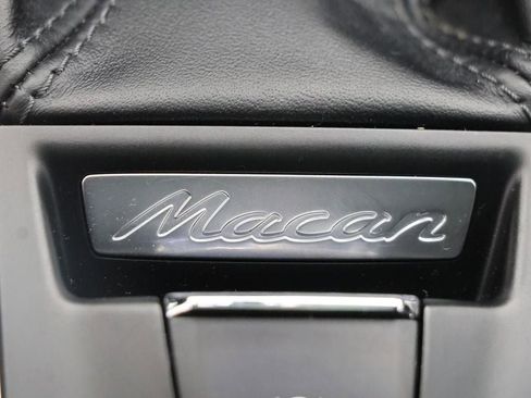 Used 2018 Porsche Macan image 30