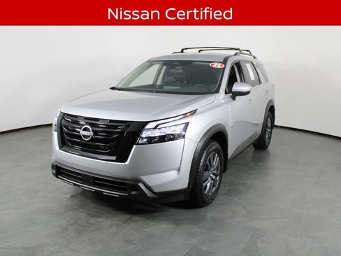 Certified 2025 Nissan Pathfinder SV w/ Black Appearance Package FWD image 2