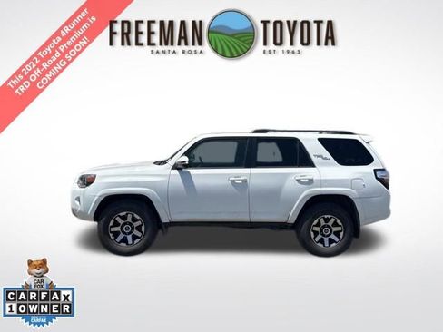 Used 2022 Toyota 4Runner TRD Off-Road Premium w/ Moonroof Package AWD/4WD image 1