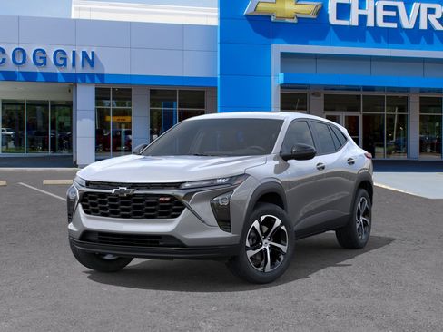 New 2026 Chevrolet Trax RS w/ Sunroof Package FWD image 6
