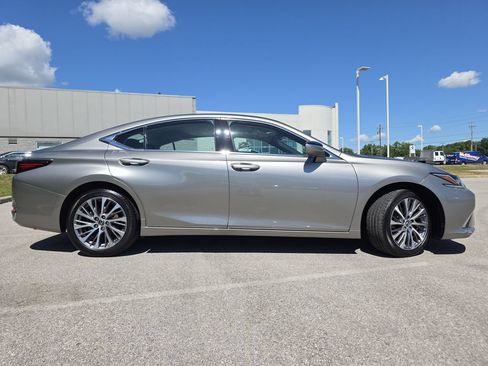 Certified 2021 Lexus ES 250 w/ Premium Package AWD/4WD image 9