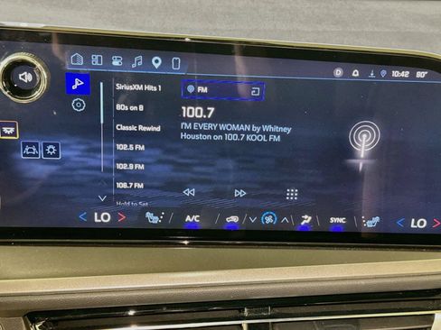 Certified 2026 Chevrolet Traverse LT w/ Driver Confidence Package FWD image 13