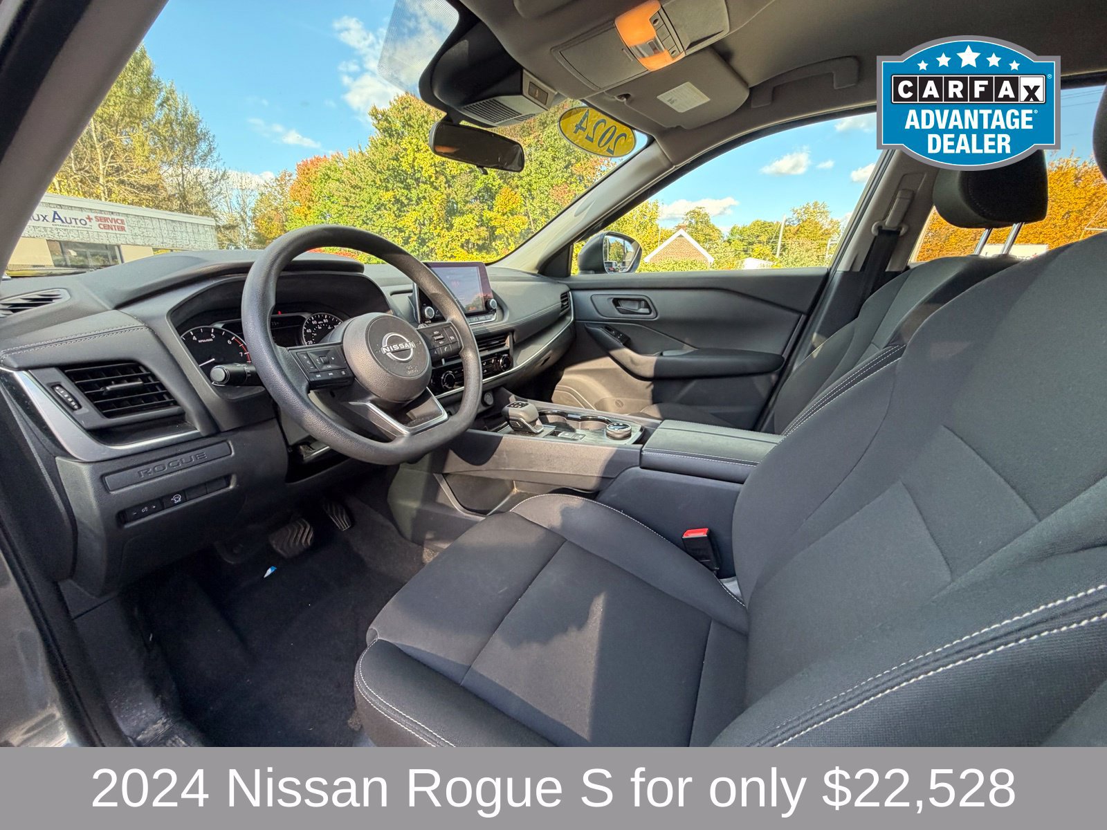Used 2024 Nissan Rogue S AWD/4WD image 13
