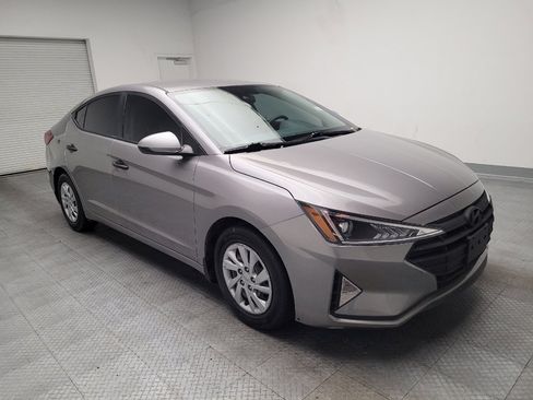 Used 2020 Hyundai Elantra SE FWD image 13
