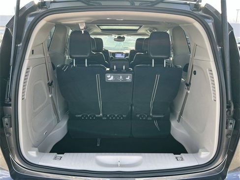 Used 2021 Chrysler Pacifica Touring-L w/ Uconnect Theater Family Group image 24
