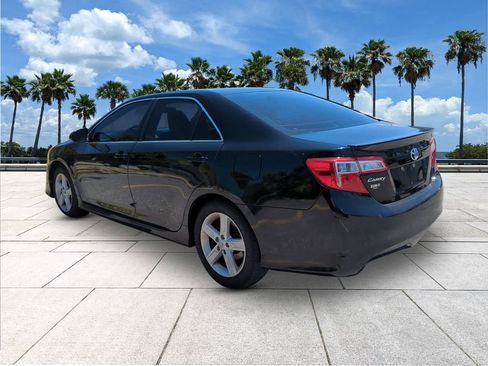 Used 2014 Toyota Camry SE FWD image 6